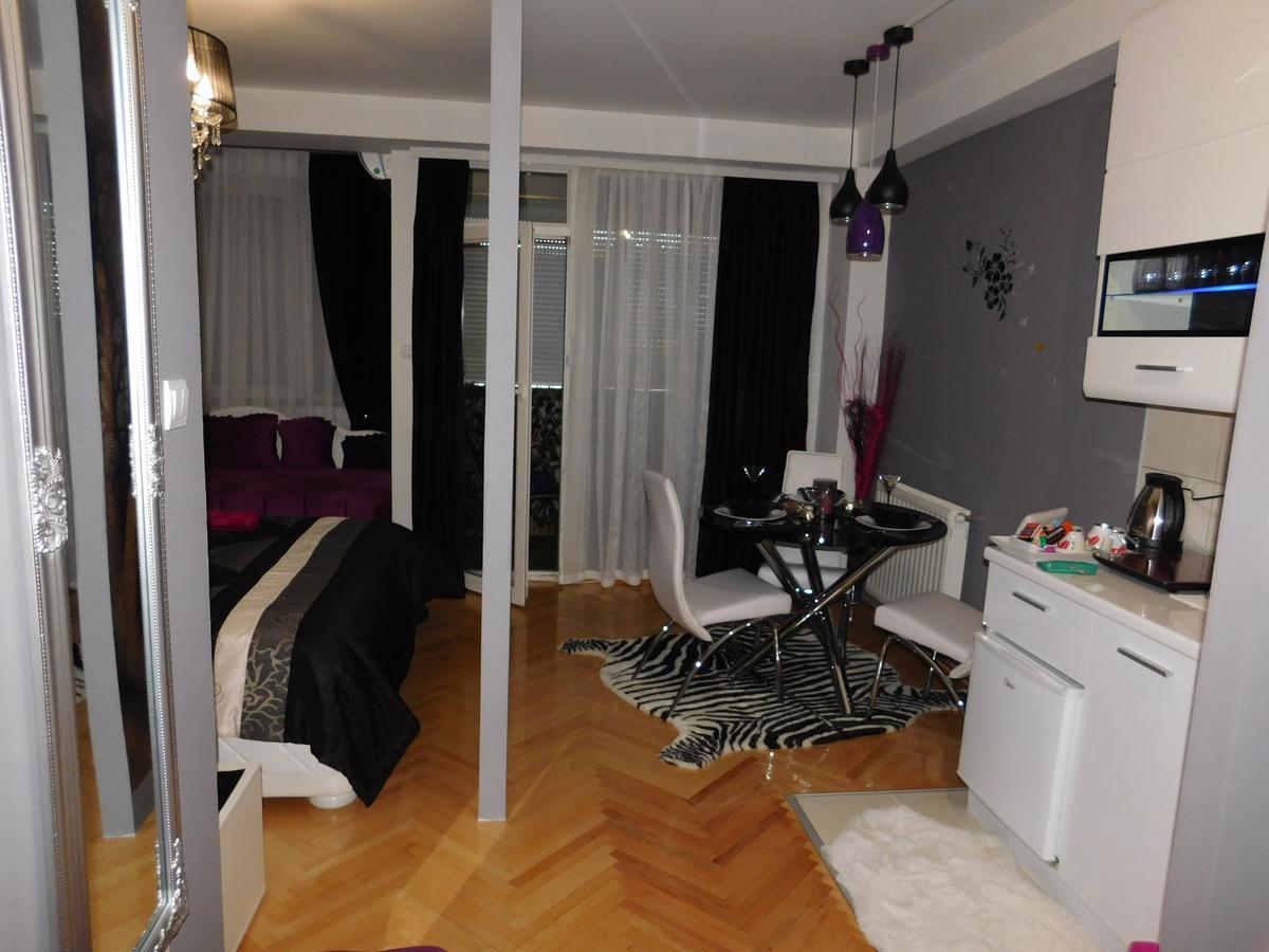 Velvet Lux Lägenhet Ni Exteriör bild